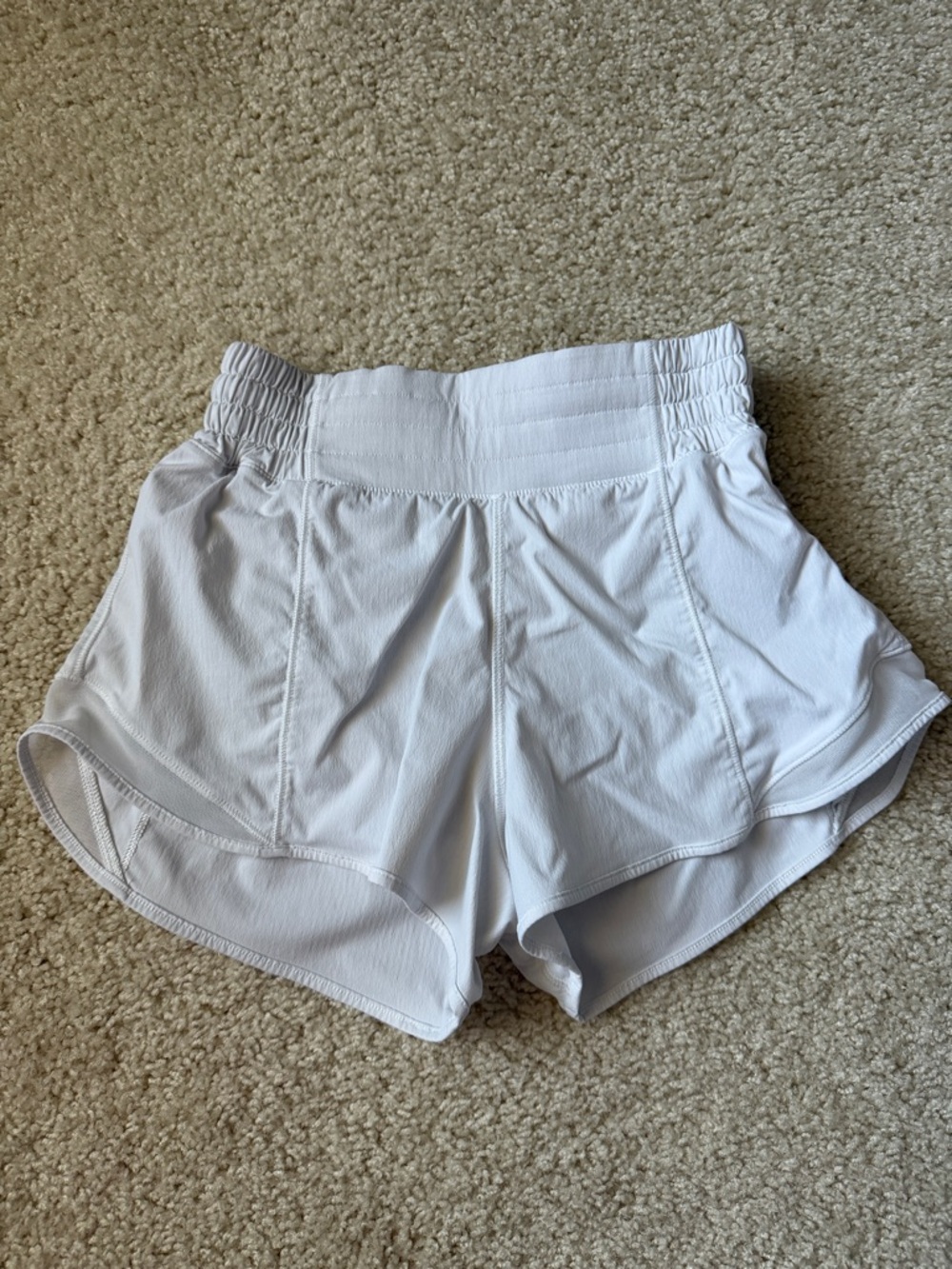 Lululemon Hotty Hot High Rise Shorts White Size 2